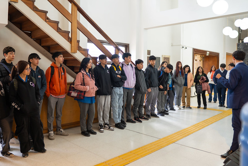 Escuela capitalina realiza una visita a la Legislatura 