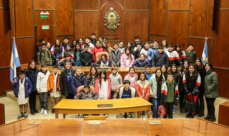 La escuela Perito Moreno presente en la Legislatura 