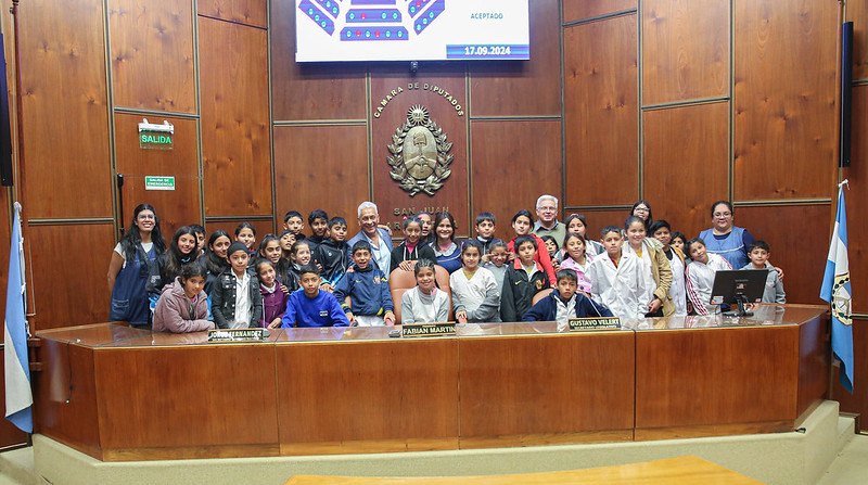 Estudiantes visitaron el Poder Legislativo