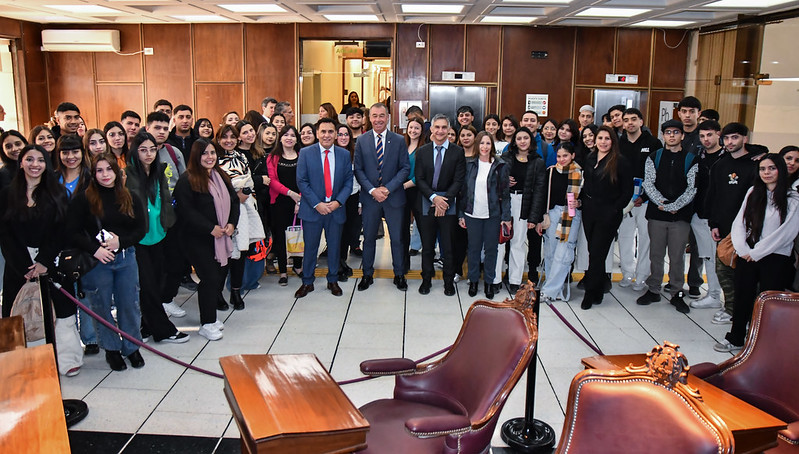 El vicegobernador brindó la bienvenida a estudiantes del Instituto Cervantes 