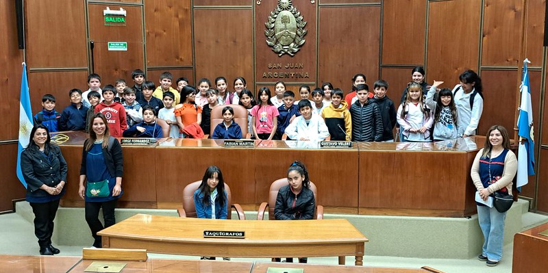 La escuela 13 de Junio visitó la Cámara de Diputados