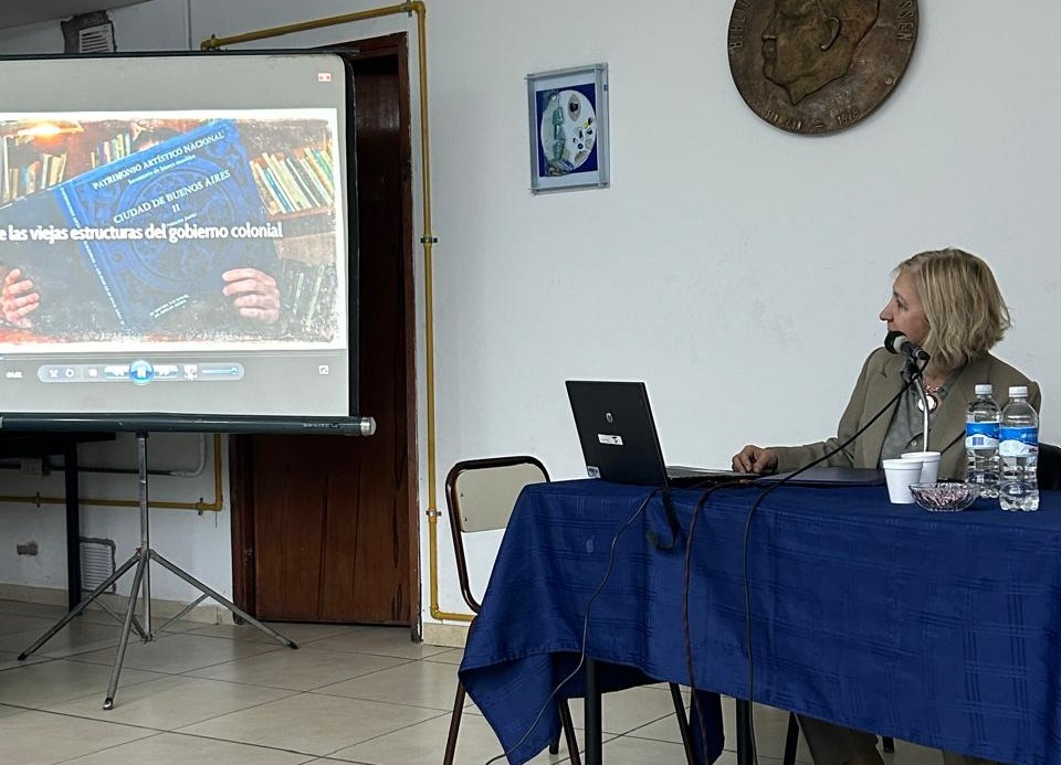 La Biblioteca Sarmiento Legislador presentó su Patrimonio Bibliográfico sobre religiones