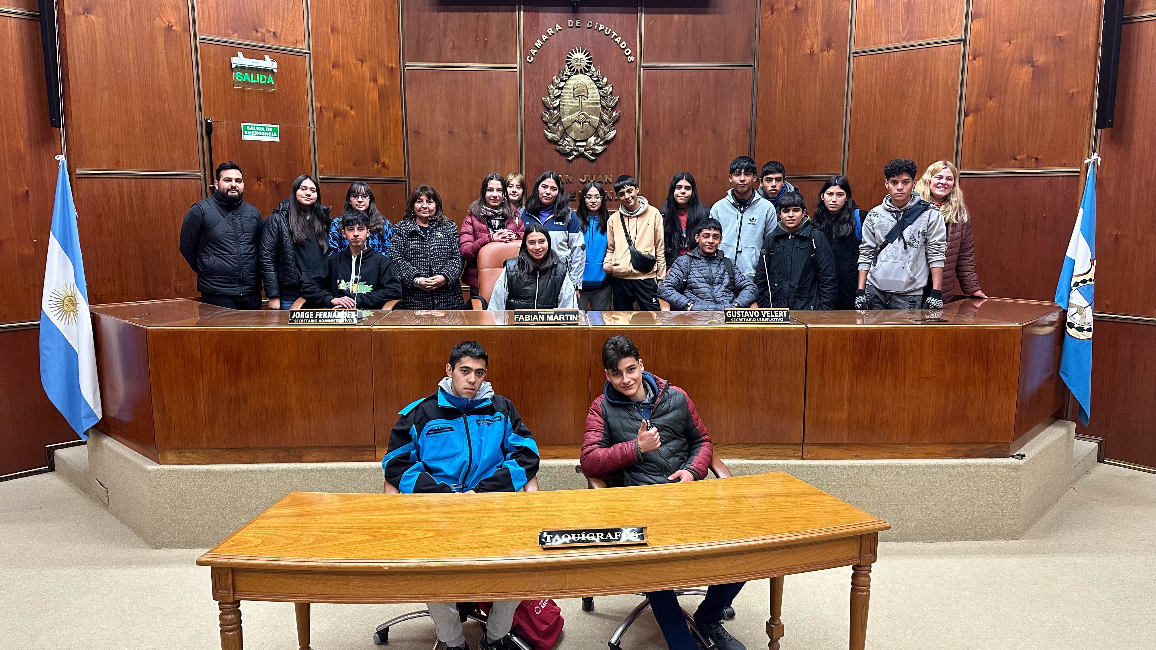 Alumnos de la Escuela Provincia de Neuquén recorrieron la Legislatura Provincial