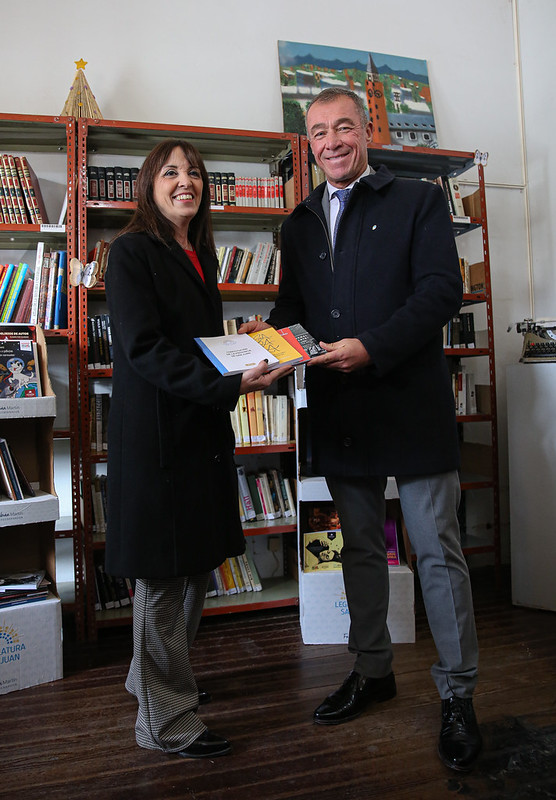 La Legislatura donó libros a la Biblioteca “Guido Delfor Yribarren” 