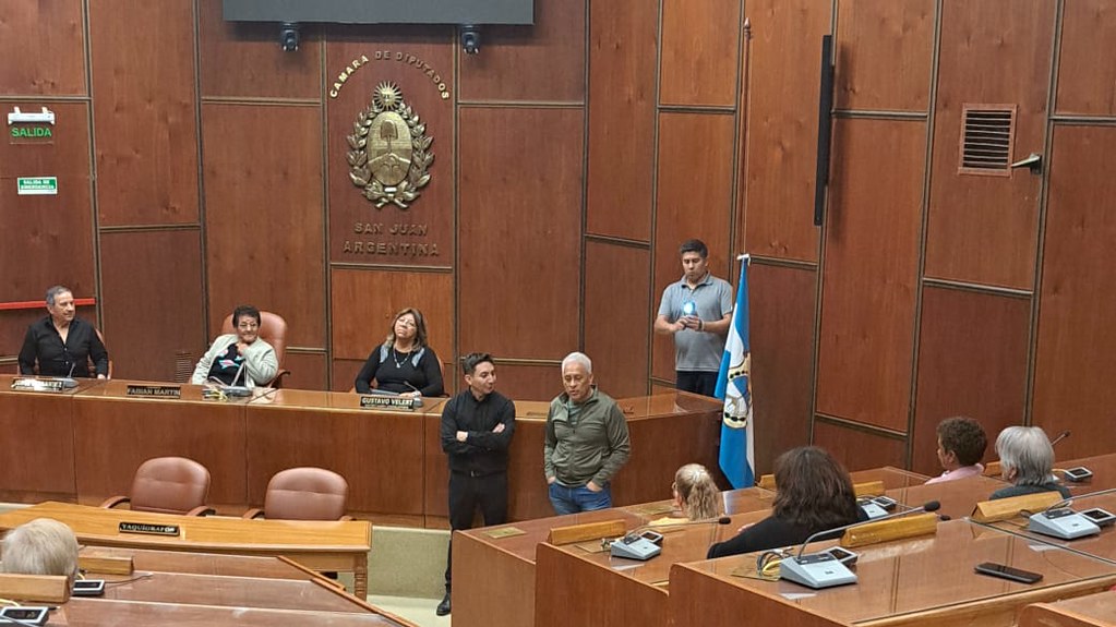 Adultos mayores conocieron el Poder Legislativo