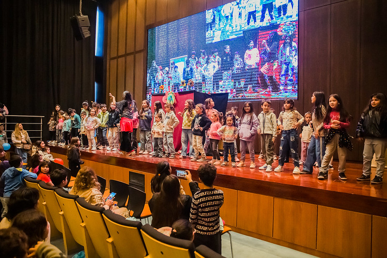 La Casa de Todos se convierte en escenario de juegos, magia y cultura para los más chicos