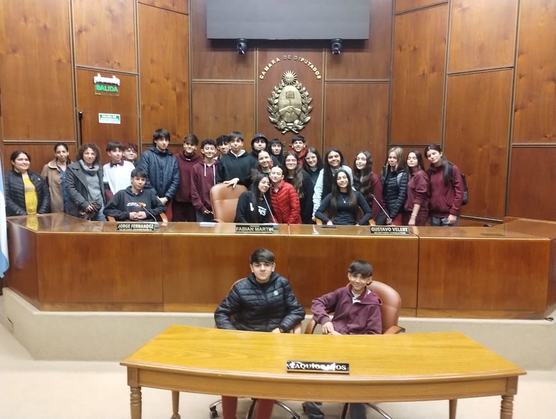El colegio Luján recorrió la Legislatura