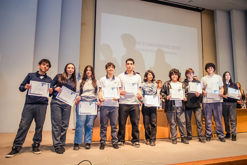 Destacan a los Mejores Compañeros de escuelas secundarias de Capital por su espíritu solidario