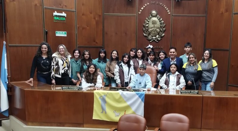 Estudiantes de Angaco visitaron la Cámara de Diputados