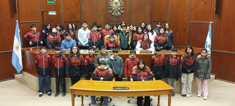 Alumnos de la Escuela Cornelio Saavedra en la Casa de Todos.