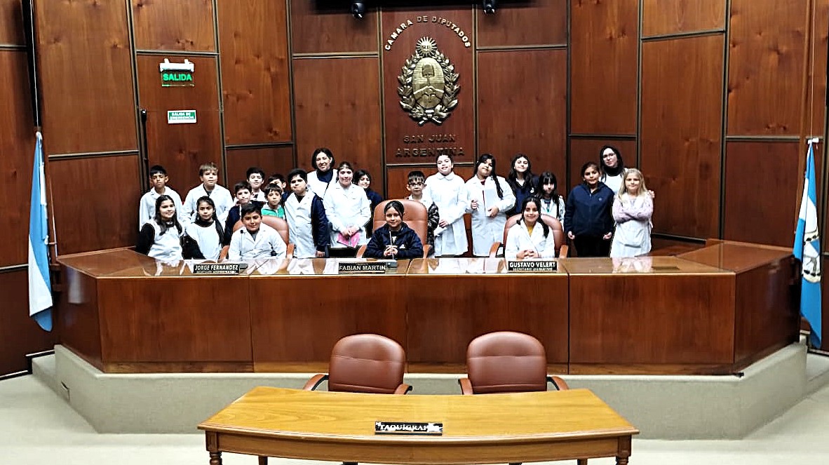 Más estudiantes de la escuela José Aristóbulo García conocieron la Legislatura