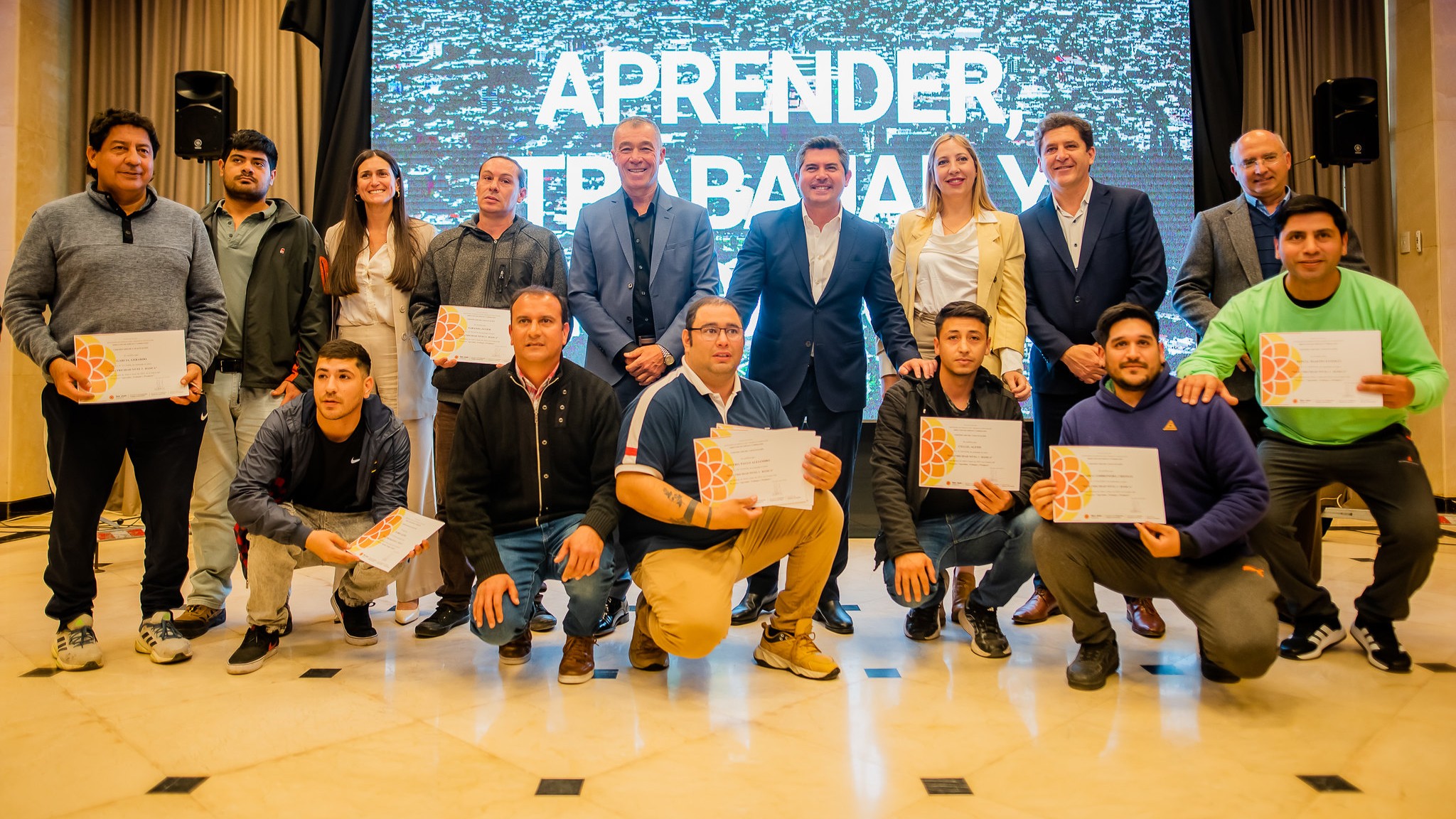 Fabián Martín participó en la entrega de certificados del programa Aprender, Trabajar y Producir