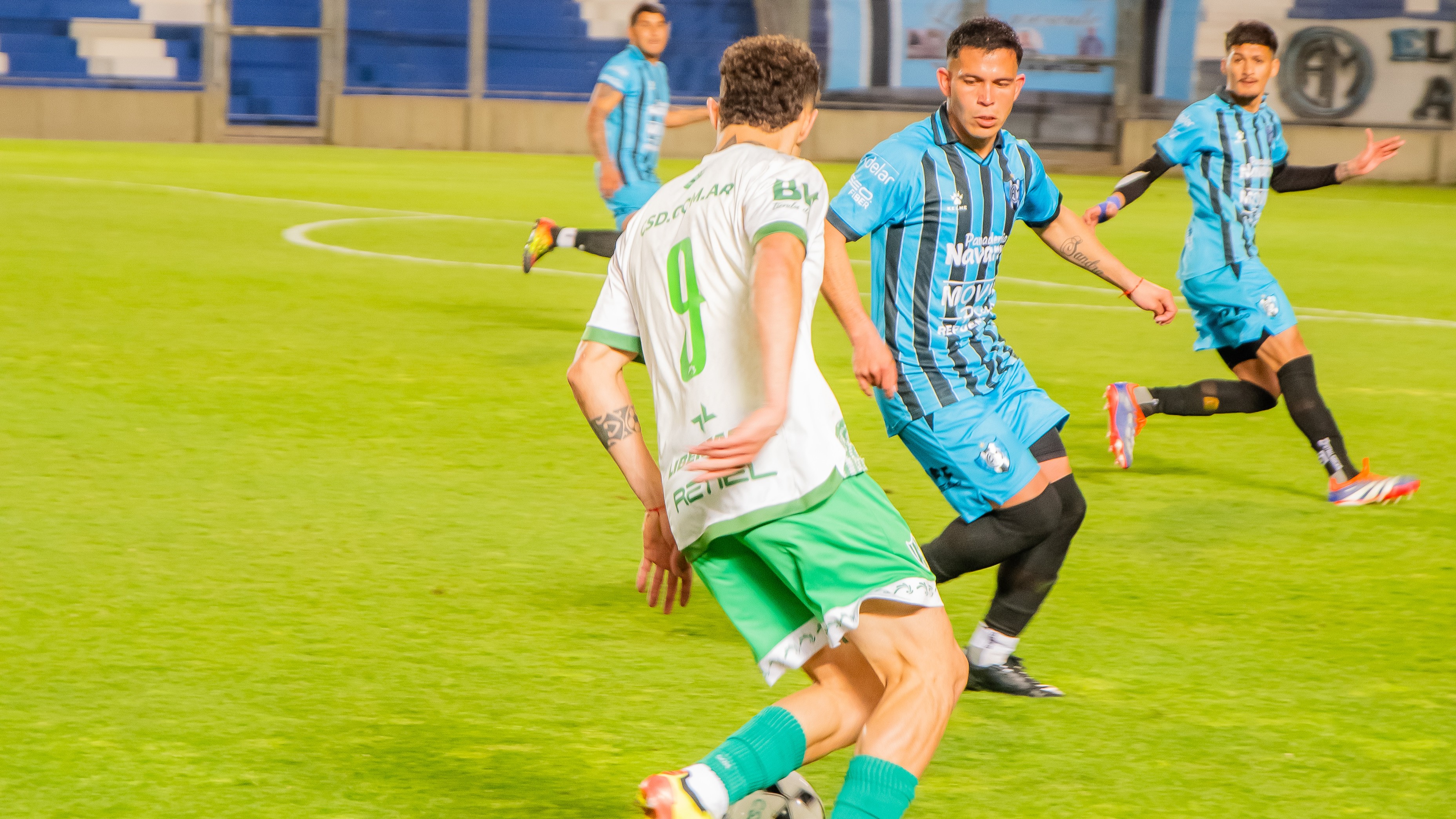 Fútbol, pasión y comunidad: el vicegobernador acompañó la definición por la plaza al Regional Amateur