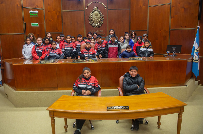 Jóvenes de 25 de Mayo conocieron la Legislatura.