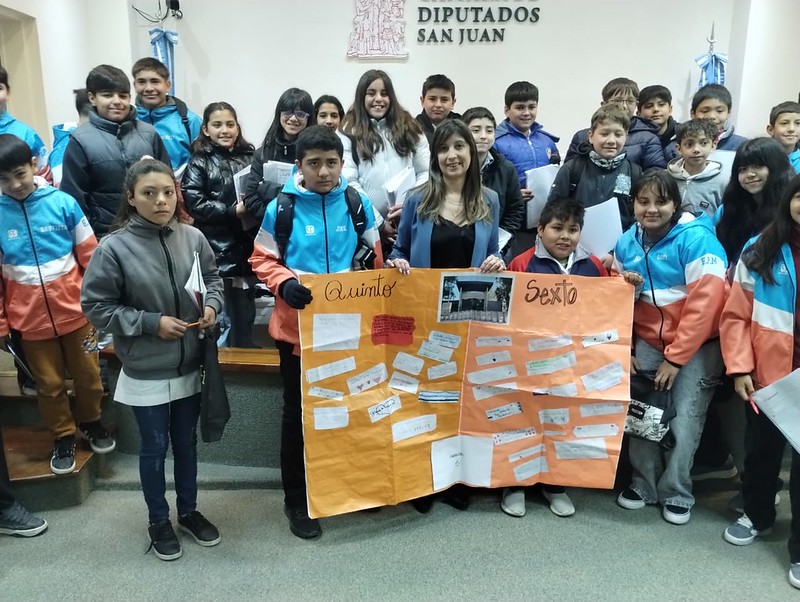 La Escuela Patricias Mendocinas visitó la Legislatura.