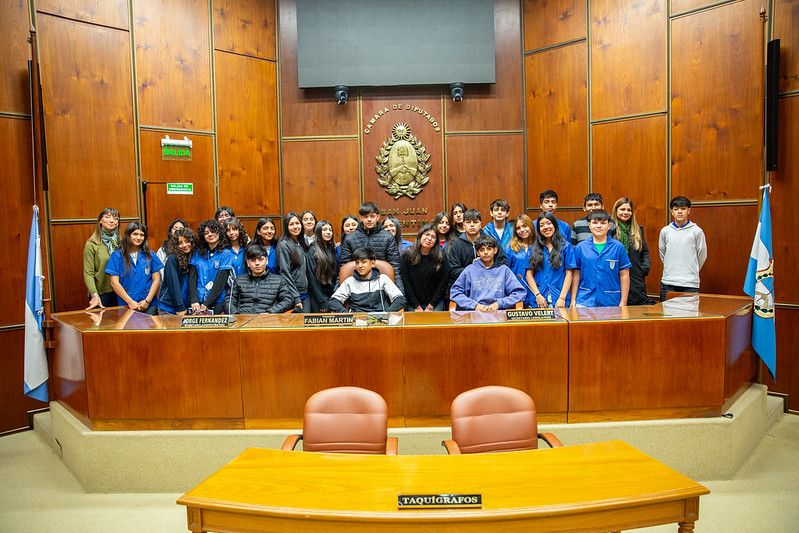 El colegio Nacional Pablo Cabrera visitó la Legislatura