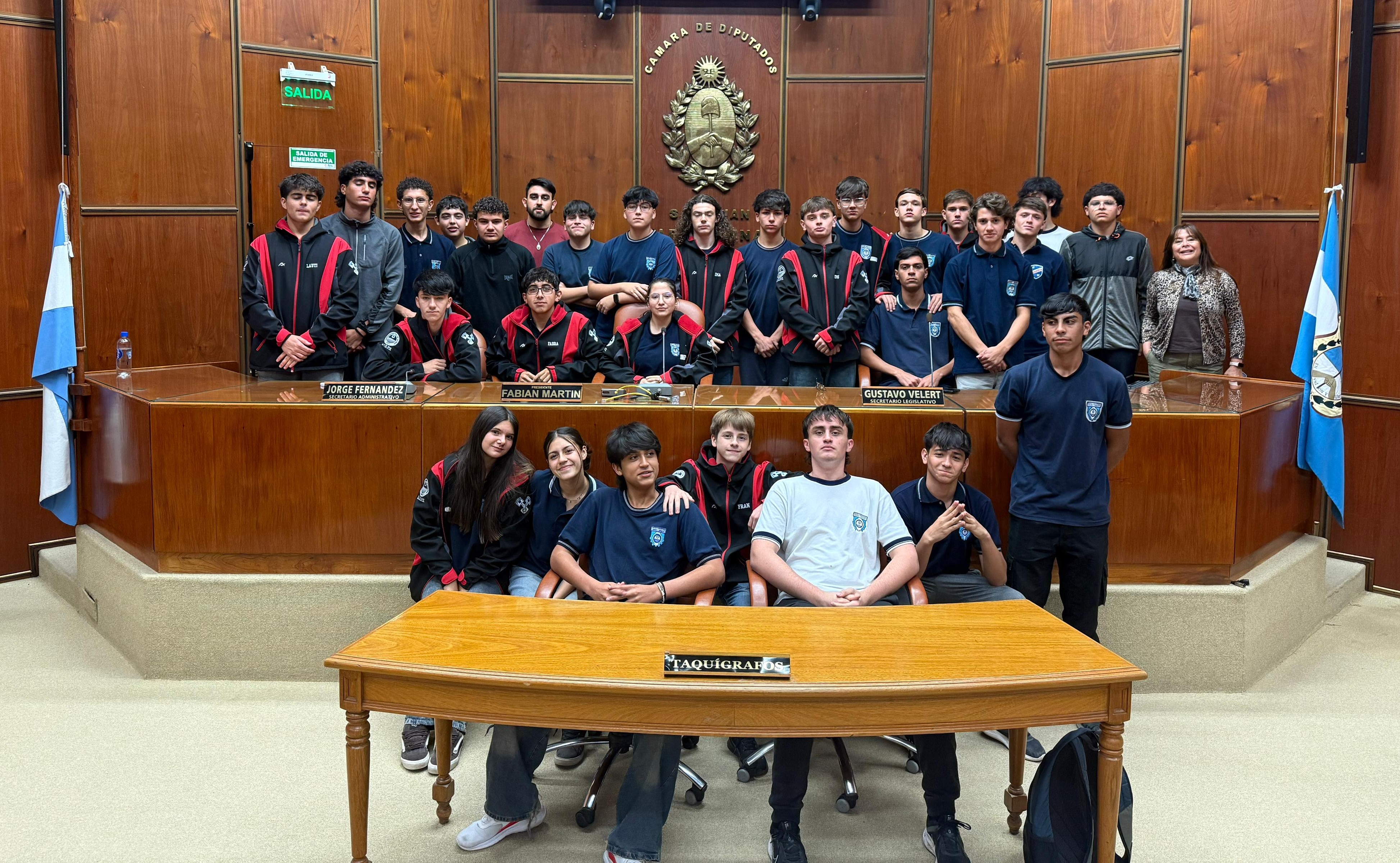Estudiantes de la escuela Industrial presentes en la Casa de Todos