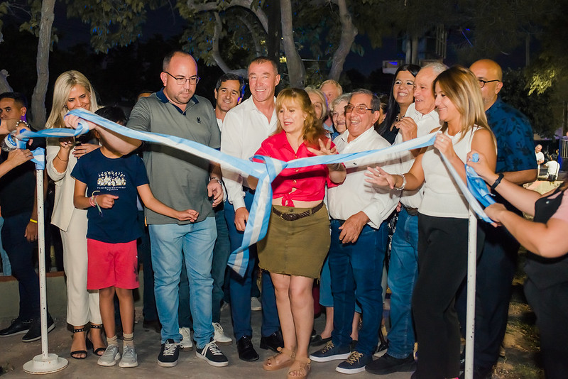 Inauguraron obras de remodelación en la Plaza del Barrio Camus
