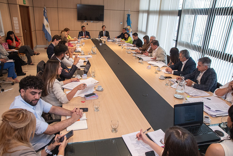 Diputados se reunieron en comisiones