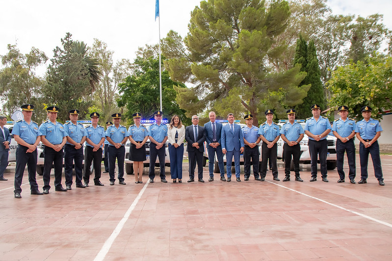 Seguridad pública: relevo del subjefe policial y entrega de movilidades
