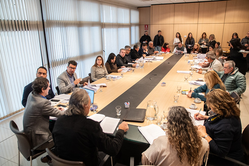 Diputados deliberaron en comisiones