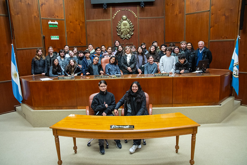 El colegio Dr. Houssay presente en la Legislatura