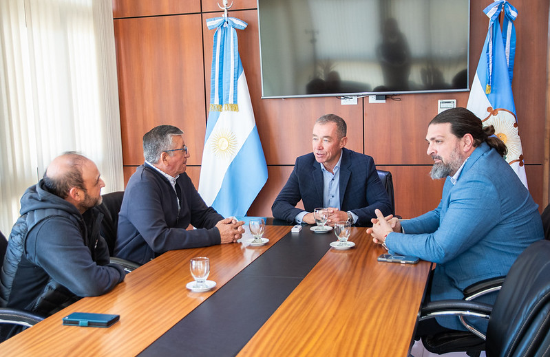 El vicegobernador recibió a representantes de la Cámara de Servicios Mineros de Calingasta