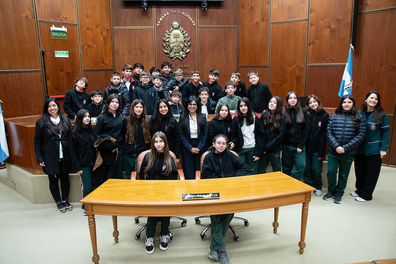 El colegio Saint Paul realizó un recorrido por el edificio Legislativo