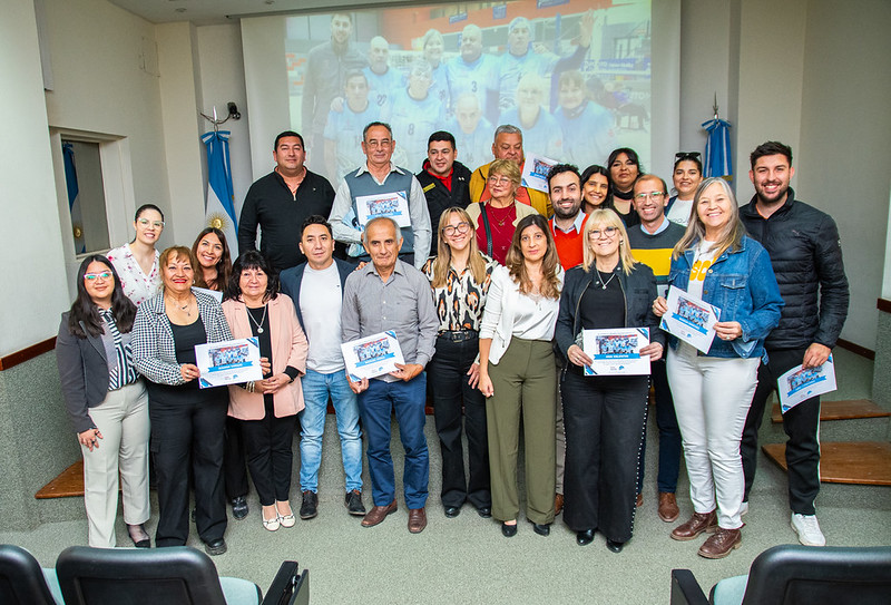 Reconocimiento al equipo de Newcom de Rawson tras su destacada actuación