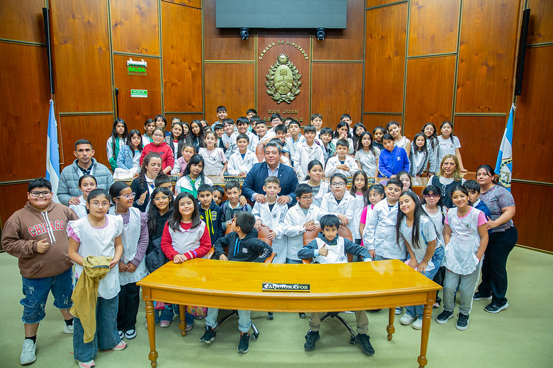 Estudiantes albardoneros visitaron la Casa de Todos