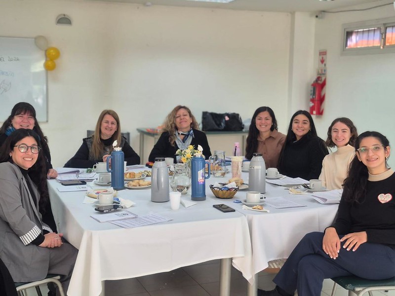 Jornada de trabajo colaborativo entre el Programa Simetría y ECA-ARID