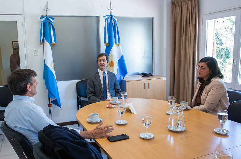 Reunión con representantes de la Comisión Pro Bono en la Legislatura