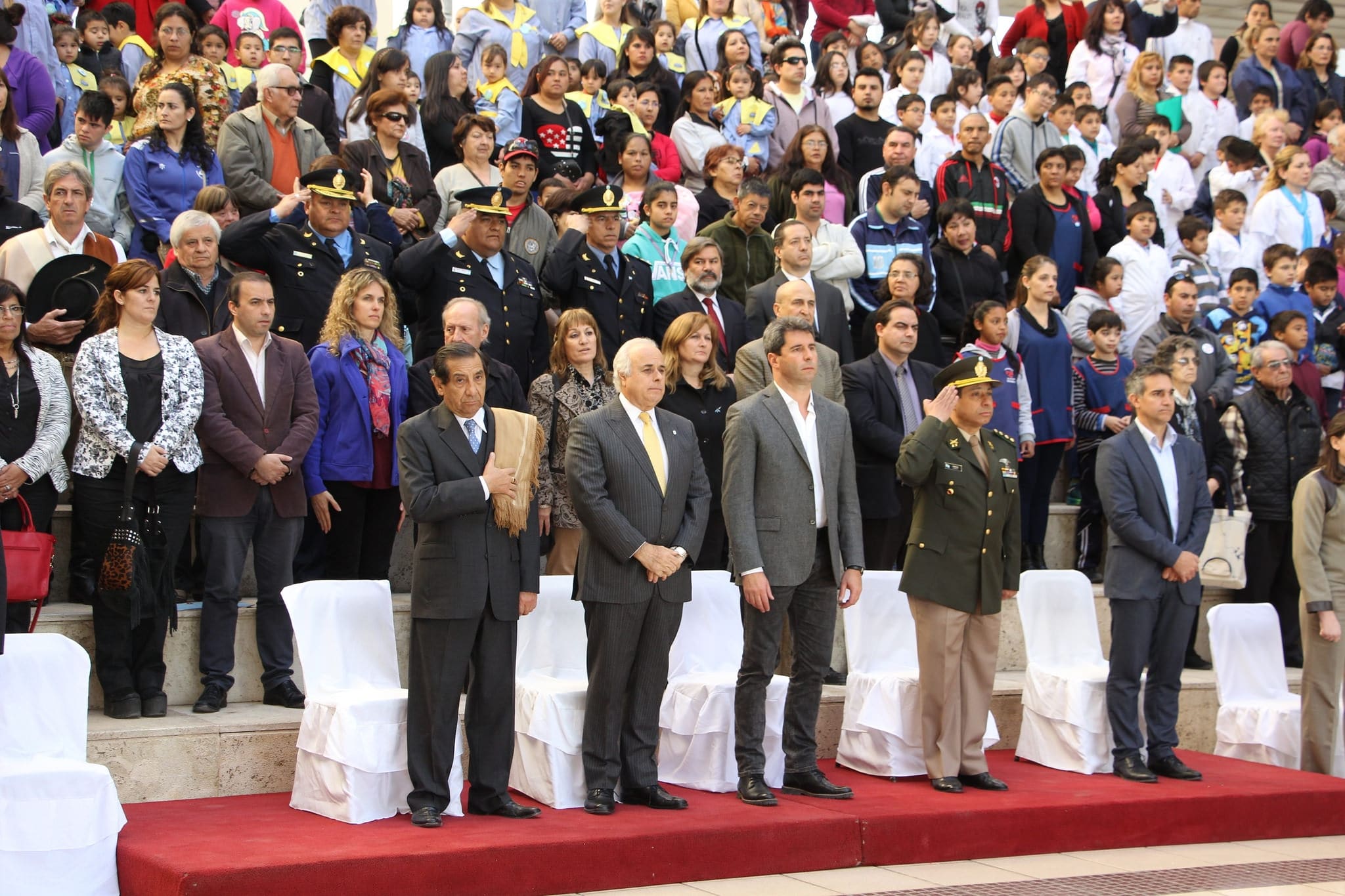 El vicegobernador Marcelo Lima en la ceremonia de relevo de la Guardia de Honor de la Bandera Ciudadana de la IV División del Ejército de Los Andes “Teniente Coronel Juan Manuel Cabot”.