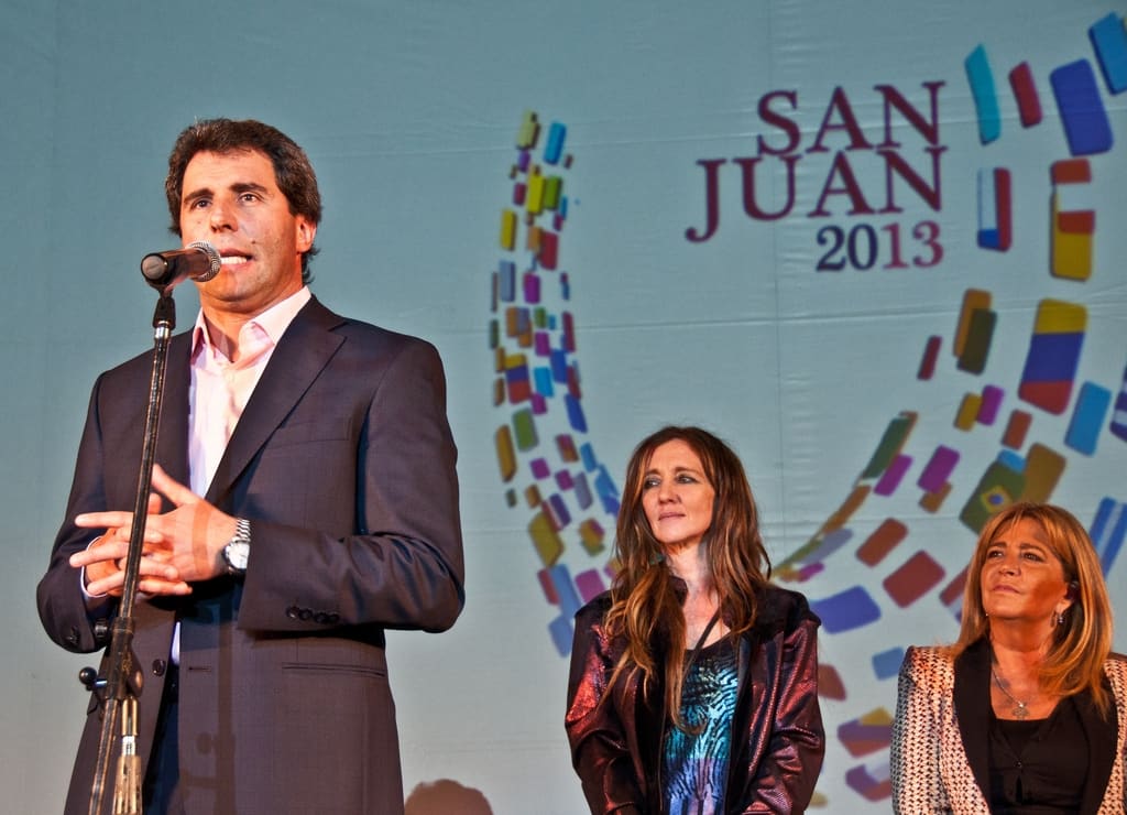 El Dr. Sergio Uñac se dirigió a los presentes en el acto de apertura de la edición 2013 del Festival