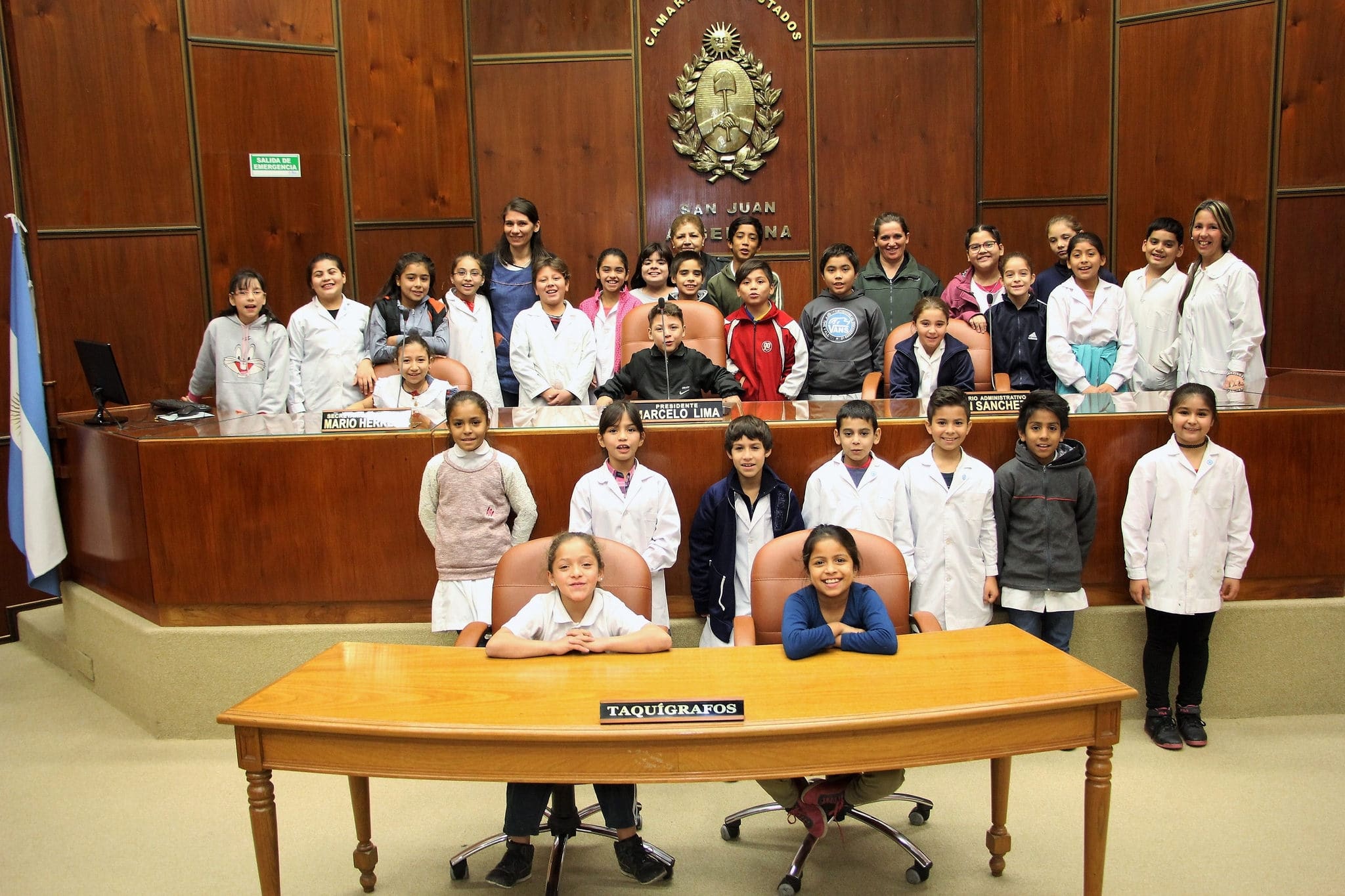 La escuela "Provincia Santiago del Estero" visitó la Cámara de Diputados.