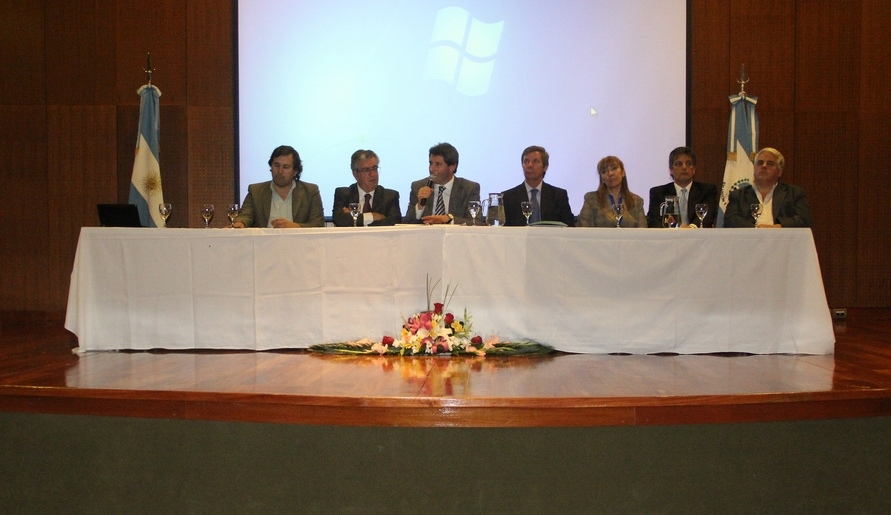 El Dr. Sergio Uñac presidió el acto inaugural de las Jornadas
