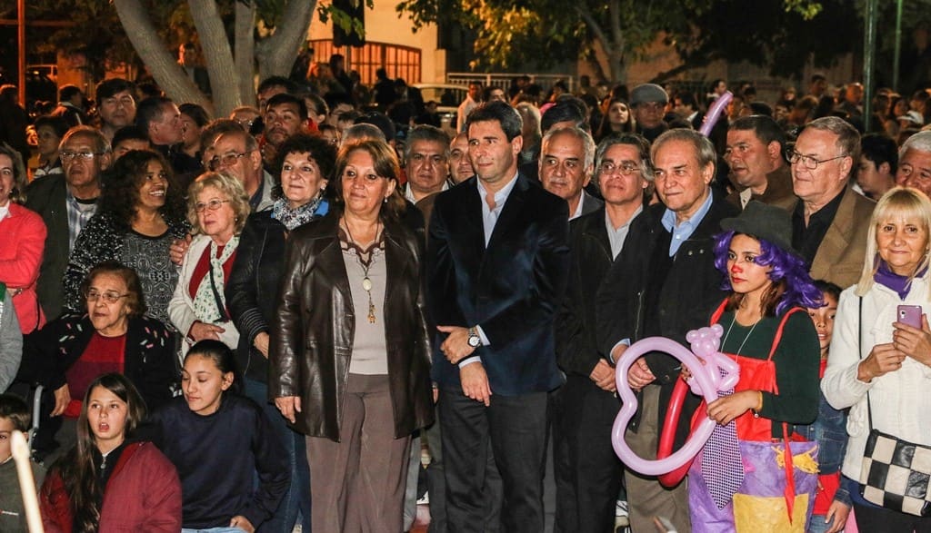 El vicegobernador Sergio Uñac asistió a la inauguración de la plaza Madre Universal y otras nuevas obras en Rivadavia