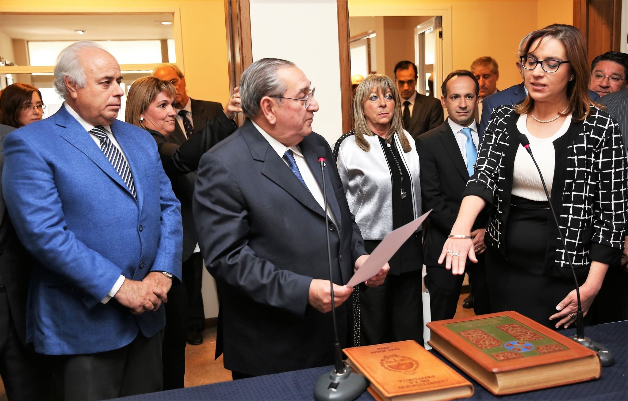 El vicegobernador Marcelo Lima presente en el juramento de la nueva ministro de la Corte de Justicia, Adriana García Nieto. 