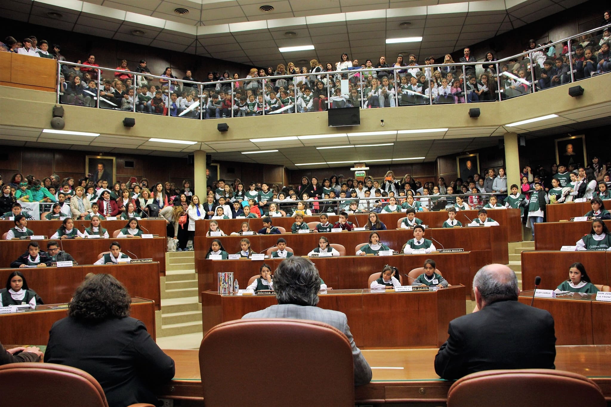 “V Parlamento de Clubes Ambientales Escolares” desarrollado en el recinto de sesiones de la Cámara de Diputados. 