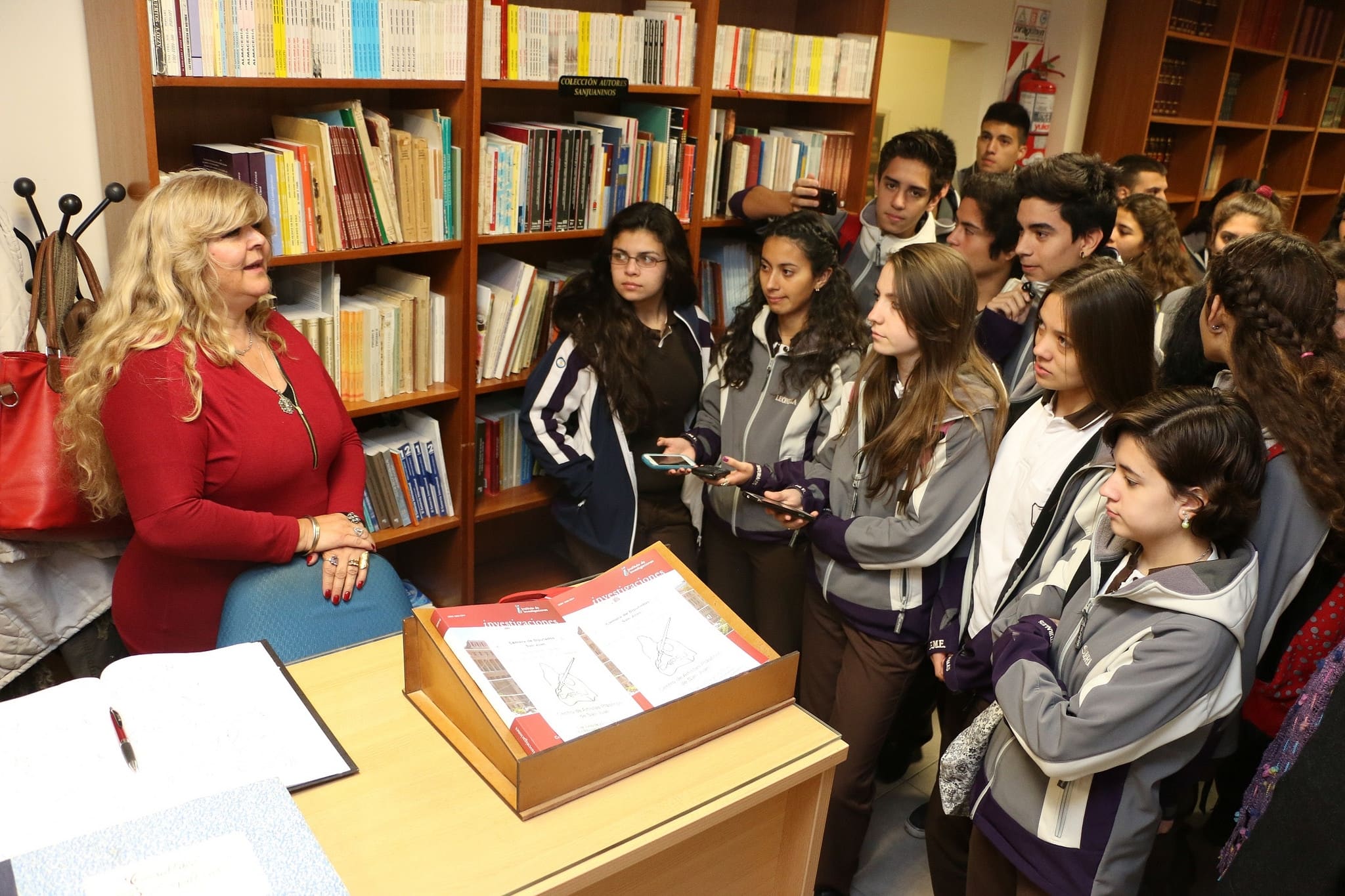 Alumnos conocieron la Biblioteca "Sarmiento Legislador"