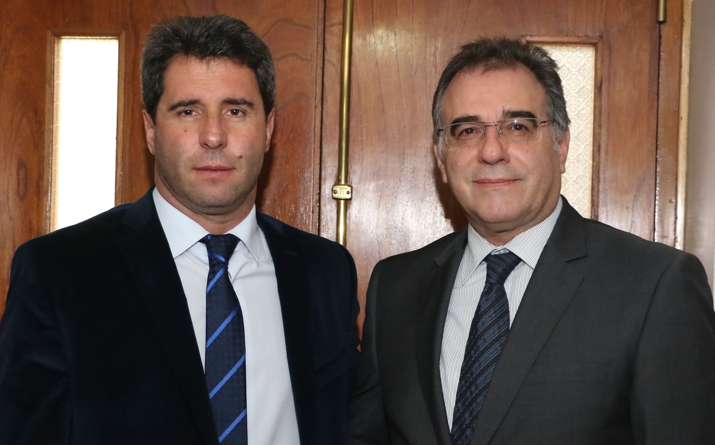 El vicegobernador Sergio Uñac junto al embajador de la República de Bulgaria, Maxim Gueorguiev Gaytandjiev, en la Cámara de Diputados. 
