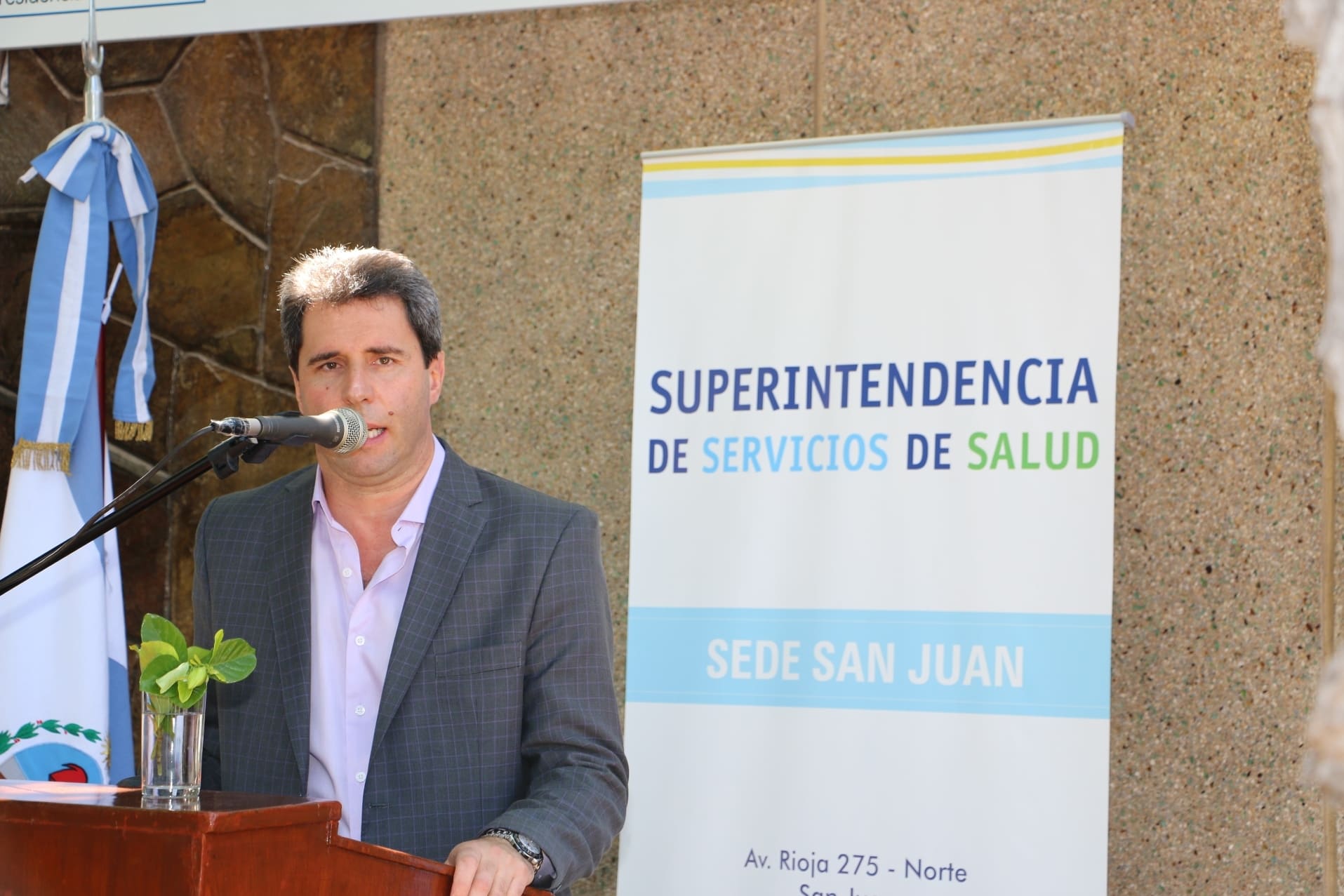 El Dr. Sergio Uñac presidió el acto de inauguración de la sede San Juan.