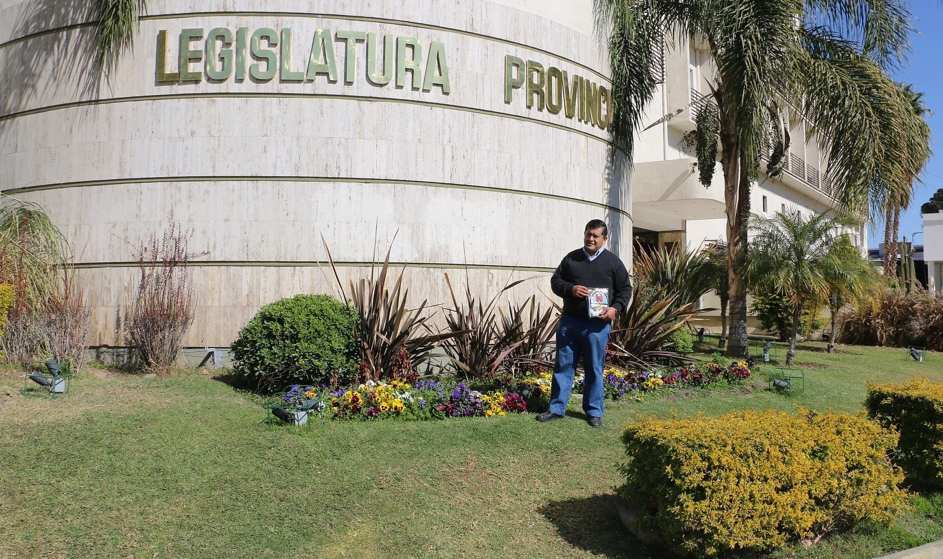 Un turista de Buenos Aires tuvo la posibilidad de conocer la Legislatura.