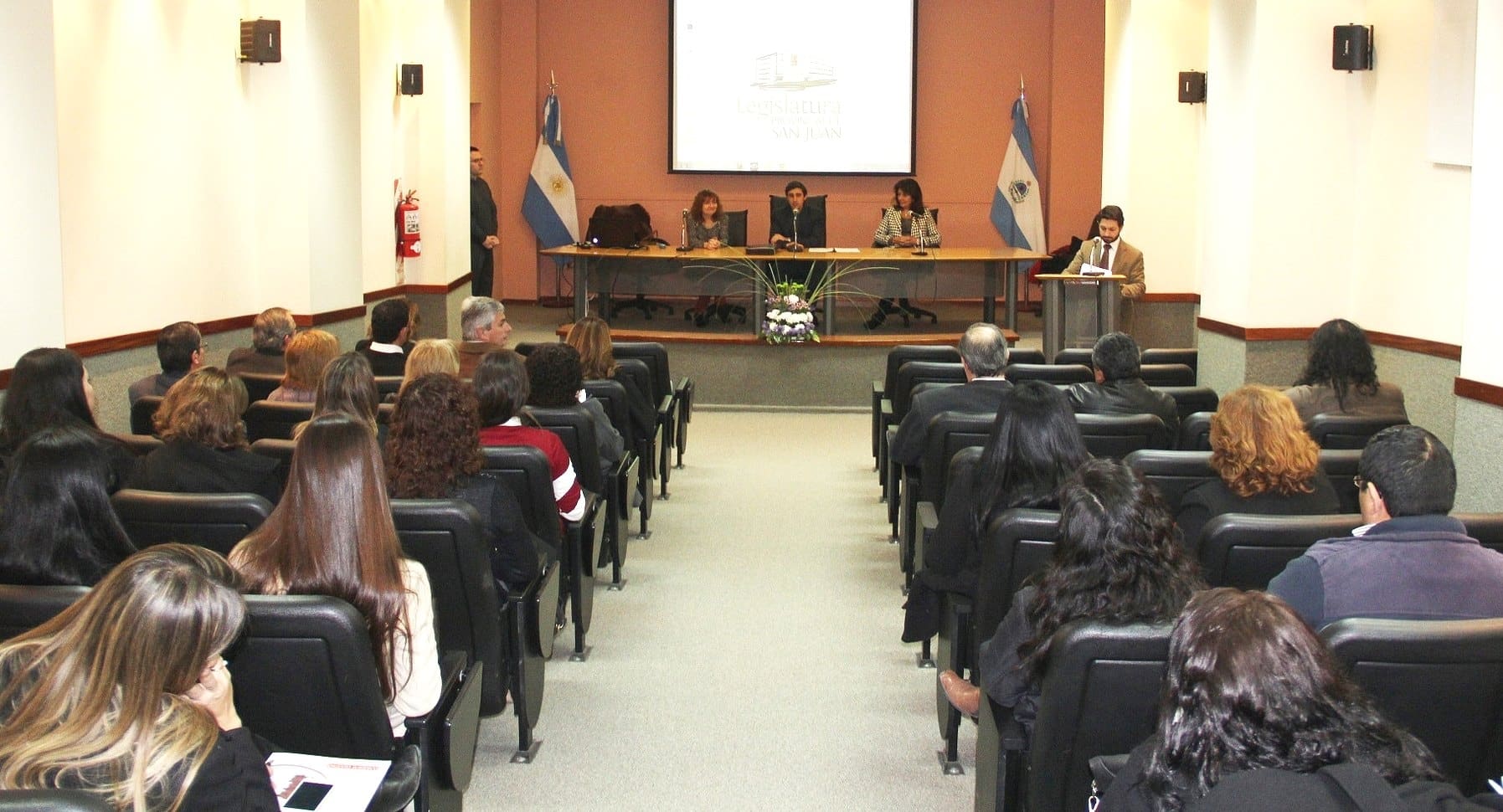 El secretario Legislativo de la Cámara de Diputados, Emilio Baistrocchi, encabezó la apertura de la "Jornada de Instrucción y Capacitación en Técnica Legislativa Municipal". 