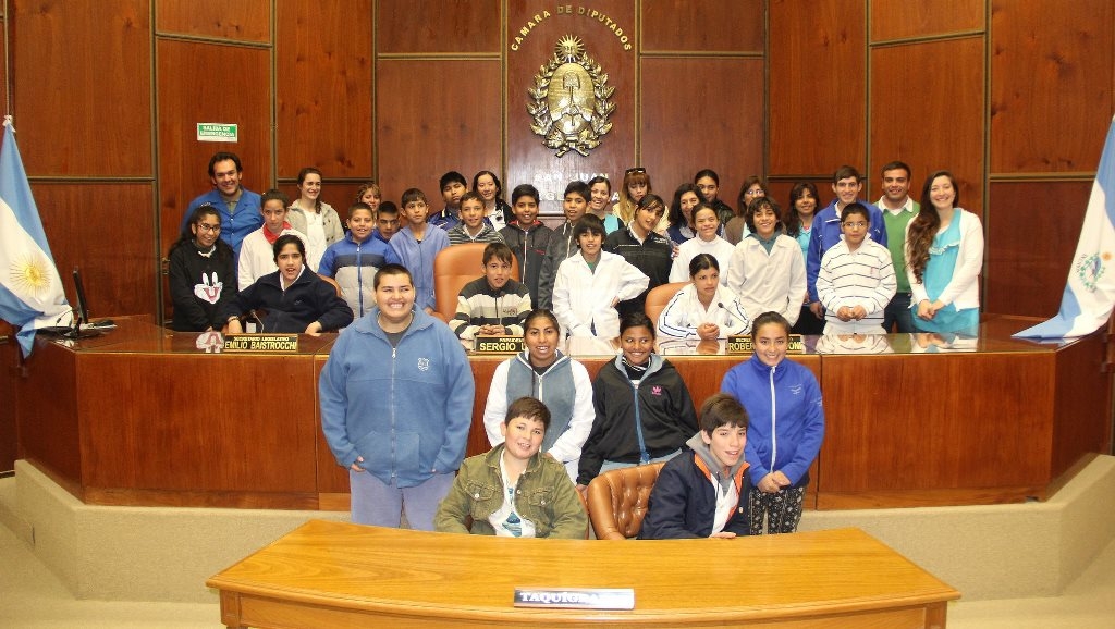 Integrantes de la Escuela de Educación Especial Múltiple de Rivadavia 