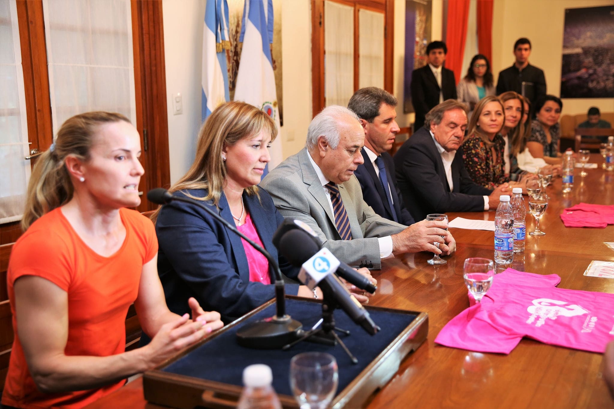 Presentación de la caminata “Corramos juntas contra el Cáncer de Mama 2018”. 