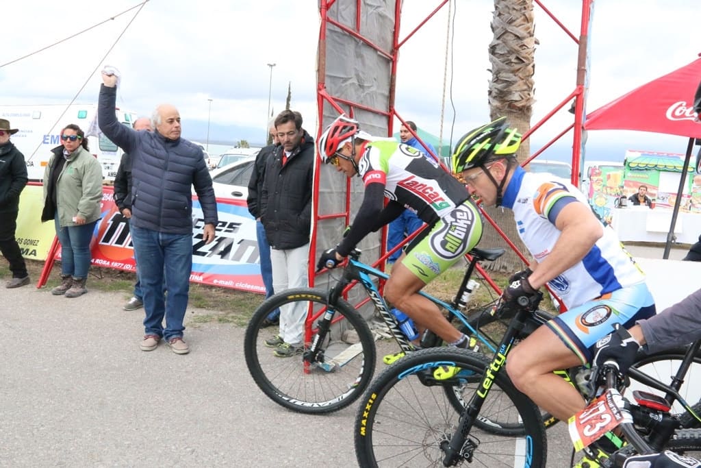 El vicegobernador Marcelo Lima fue quien tuvo a su cargo la bandera de largada de los competidores