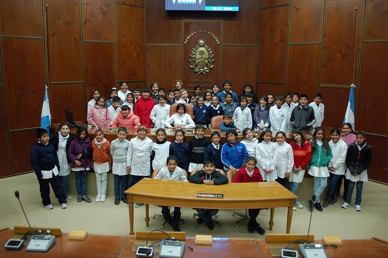 La Escuela "Vicente López y Planes" de Albardón participa en el Programa La Legislatura en la Escuela.