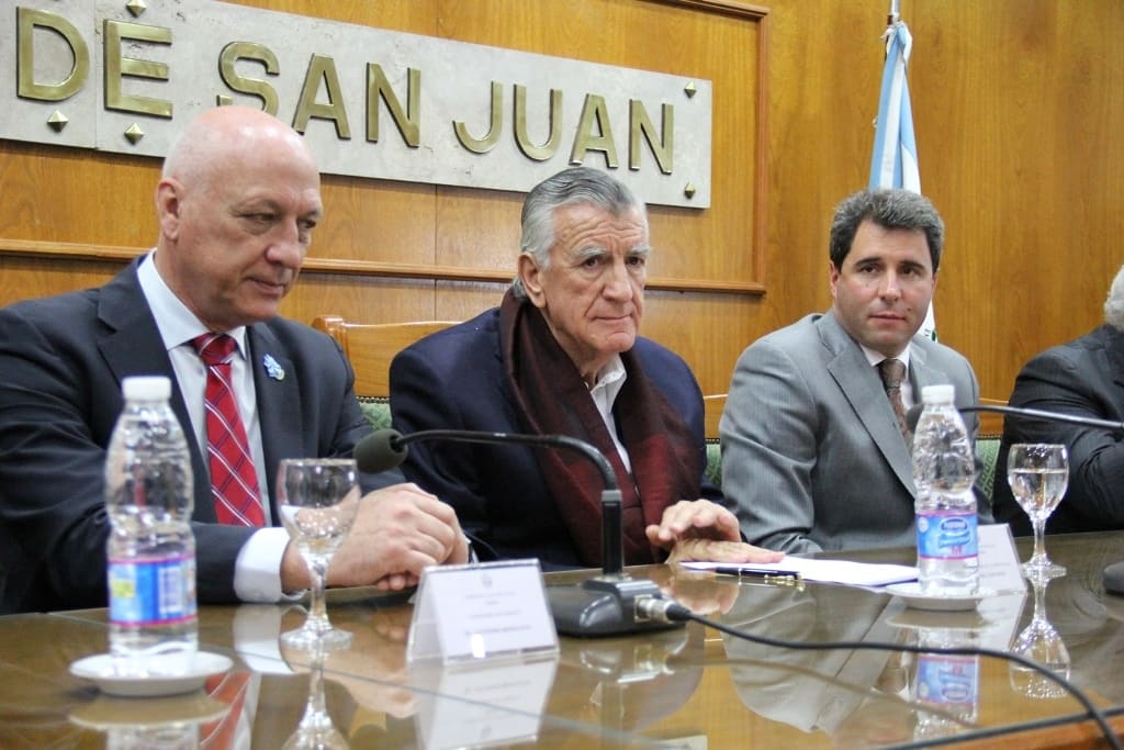 Firma de convenio entre San Juan y Santa Fe