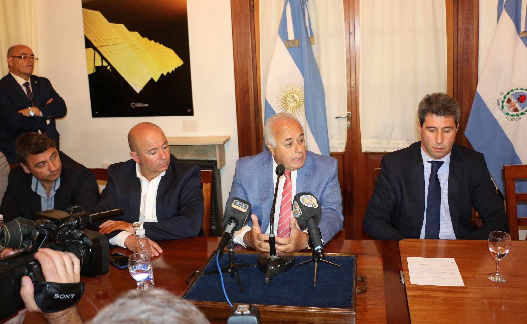 Conferencia de prensa por la adopción de la Bandera Ciudadana por parte de la provincia de San Juan. 